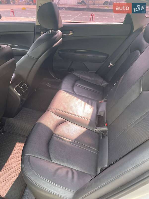 Седан Kia K5 2016 в Киеве