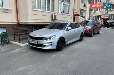 Седан Kia K5 2016 в Києві