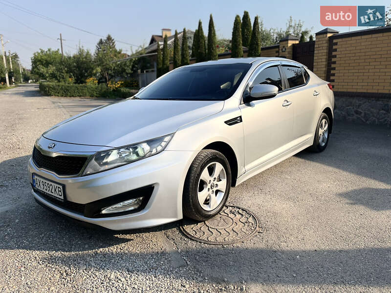 Седан Kia K5 2012 в Харькове