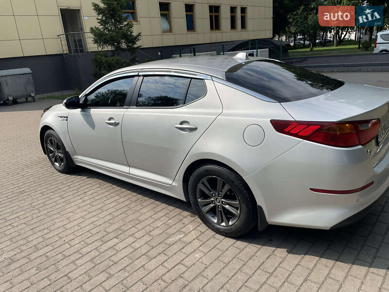 Седан Kia K5 2015 в Києві