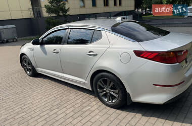 Седан Kia K5 2015 в 