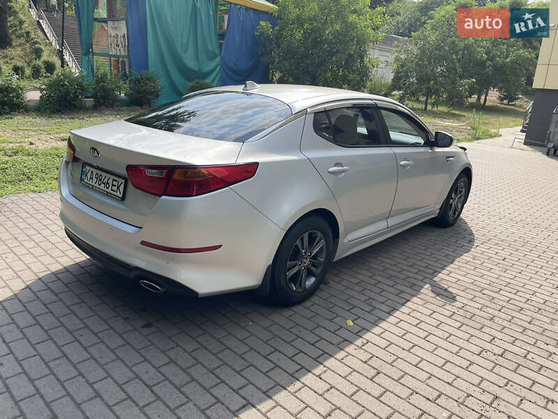 Седан Kia K5 2015 в Києві