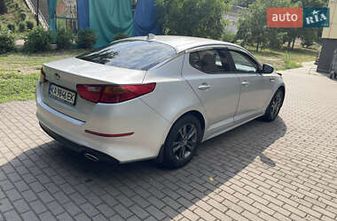 Седан Kia K5 2015 в 