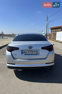 Седан Kia K5 2012 в 