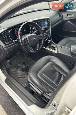 Седан Kia K5 2013 в 