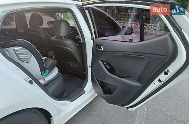 Седан Kia K5 2014 в 