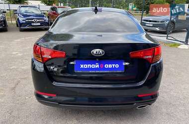 Седан Kia K5 2013 в 