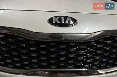 Седан Kia K5 2015 в 