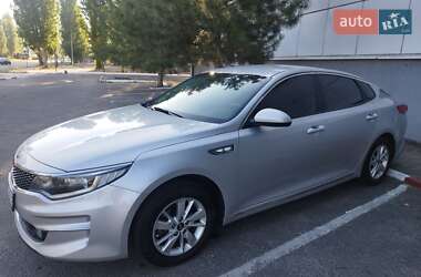 Седан Kia K5 2016 в 