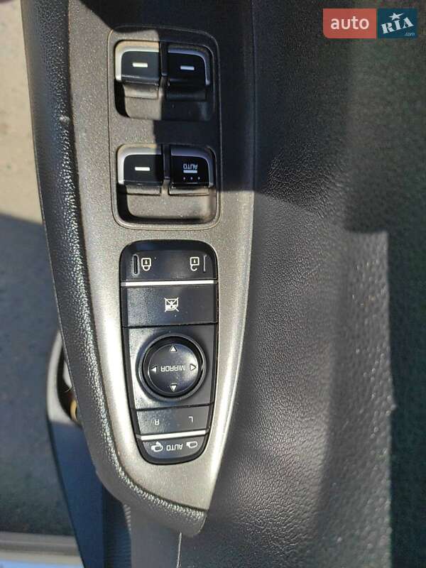 Седан Kia K5 2016 в Николаеве