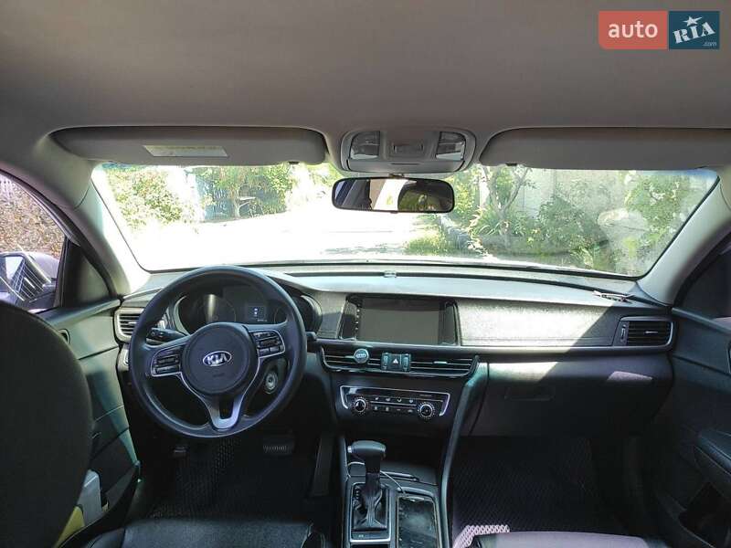 Седан Kia K5 2016 в Николаеве