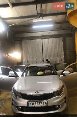 Седан Kia K5 2016 в Одессе