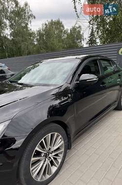 Седан Kia K5 2013 в 