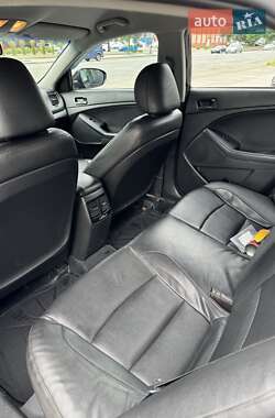 Седан Kia K5 2013 в 