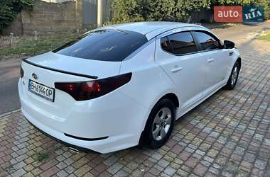 Седан Kia K5 2012 в 