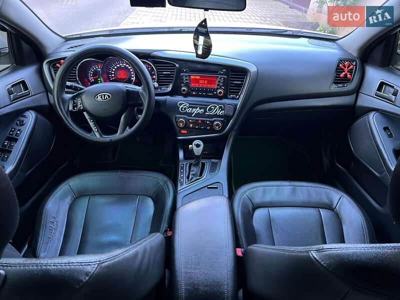 Седан Kia K5 2012 в Одессе