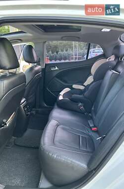 Седан Kia K5 2011 в 