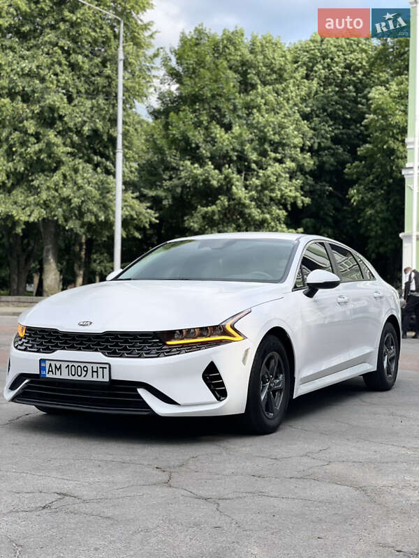 Седан Kia K5 2021 в Житомирі