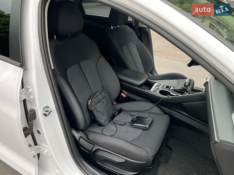 Седан Kia K5 2021 в Житомирі
