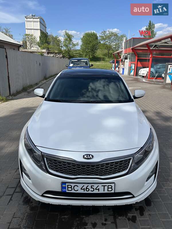Седан Kia K5 2015 в 