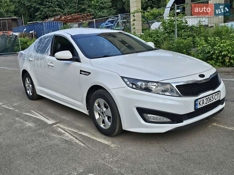 Седан Kia K5 2013 в 
