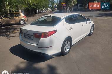 Седан Kia K5 2015 в 