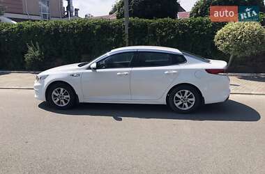 Седан Kia K5 2017 в 