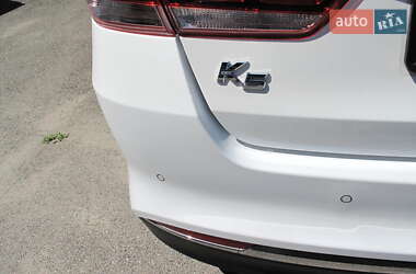 Седан Kia K5 2017 в 