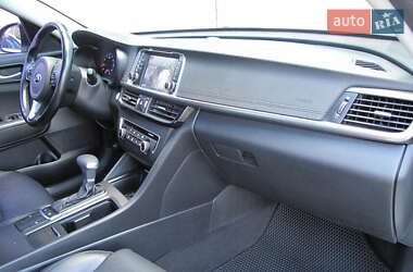 Седан Kia K5 2017 в 
