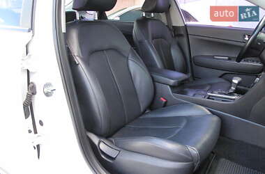 Седан Kia K5 2017 в 