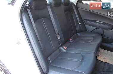 Седан Kia K5 2017 в 