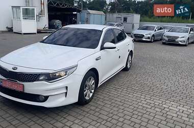 Седан Kia K5 2017 в Луцке