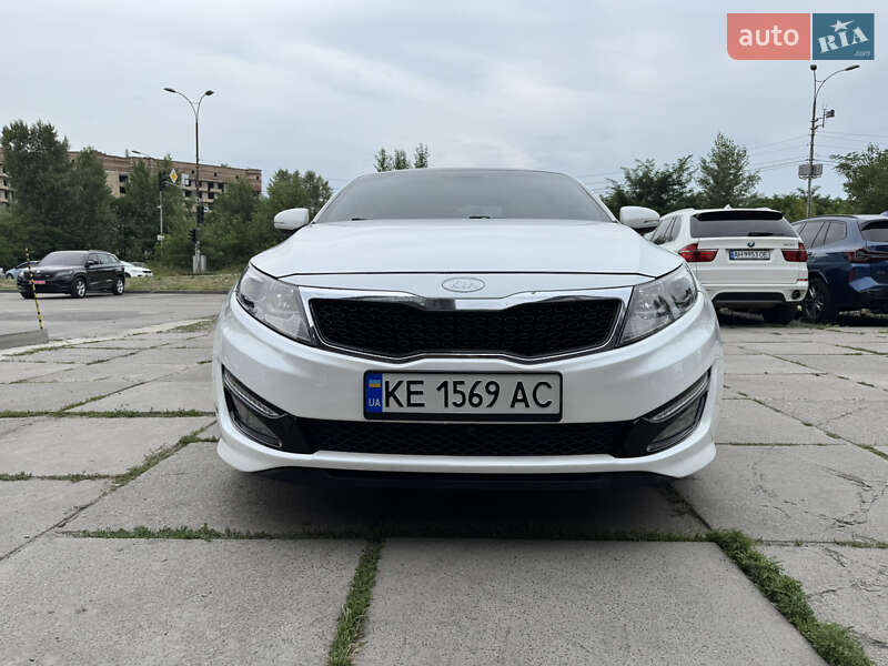 Седан Kia K5 2012 в Киеве