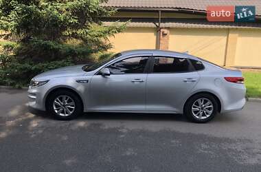 Седан Kia K5 2017 в 
