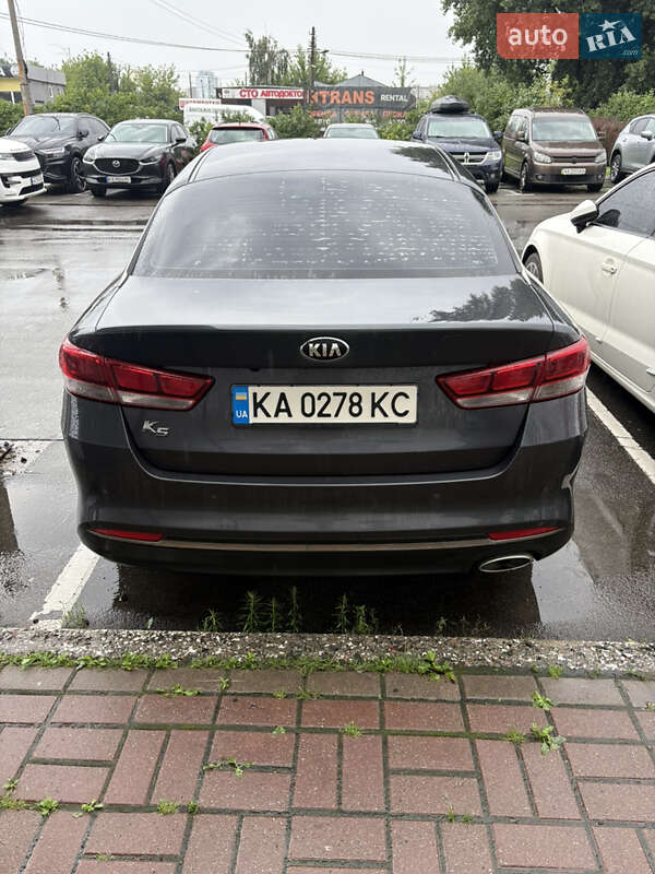 Седан Kia K5 2016 в Києві