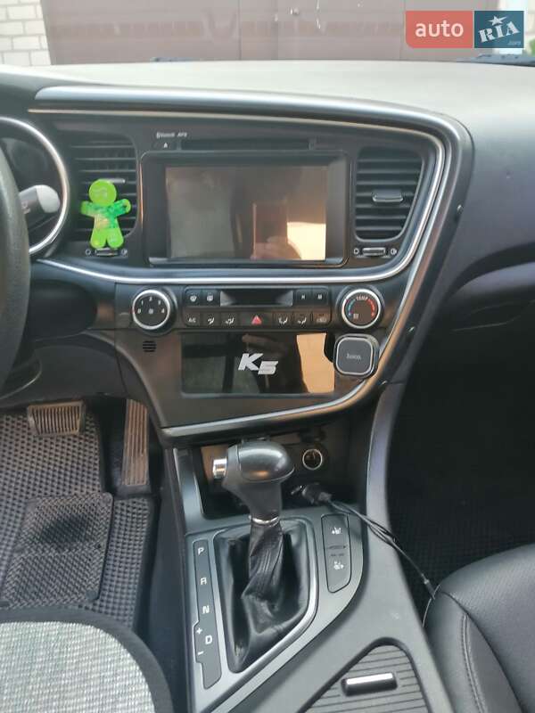 Седан Kia K5 2014 в Первомайске