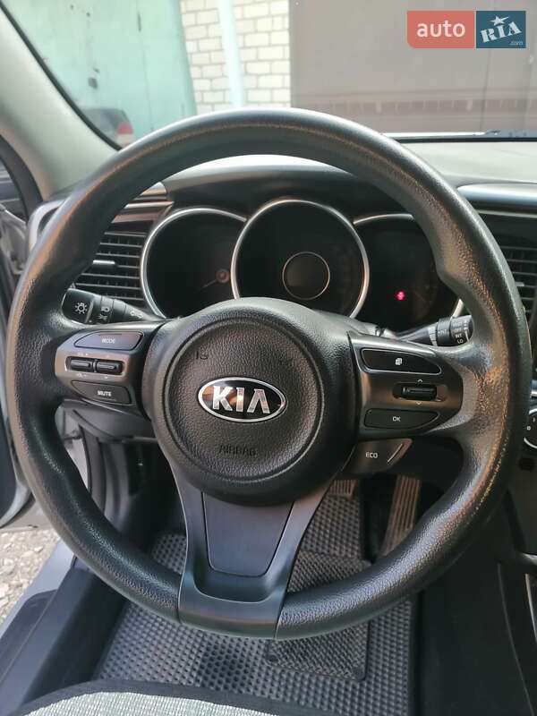 Седан Kia K5 2014 в Первомайске