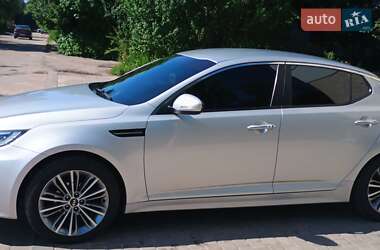 Седан Kia K5 2015 в 