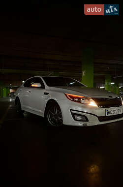 Седан Kia K5 2014 в Львове