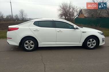 Седан Kia K5 2015 в 