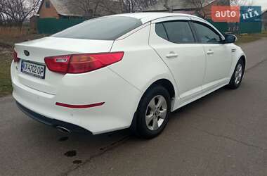 Седан Kia K5 2015 в 