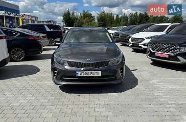 Седан Kia K5 2016 в 