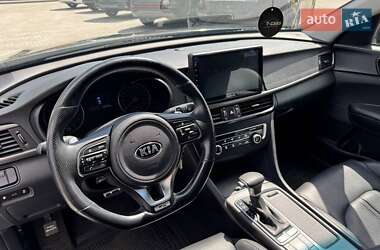 Седан Kia K5 2016 в 