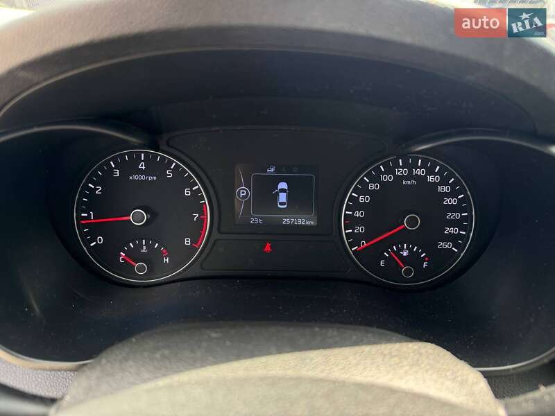 Седан Kia K5 2016 в Киеве фото 11 Седан Kia K5 2016 в Киеве