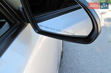 Седан Kia K5 2016 в 
