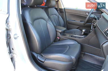 Седан Kia K5 2016 в 