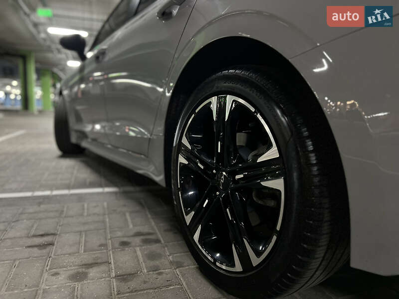 Седан Kia K5 2021 в Киеве