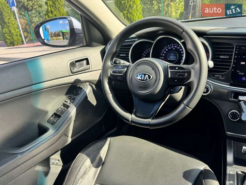 Седан Kia K5 2013 в Кременчуге