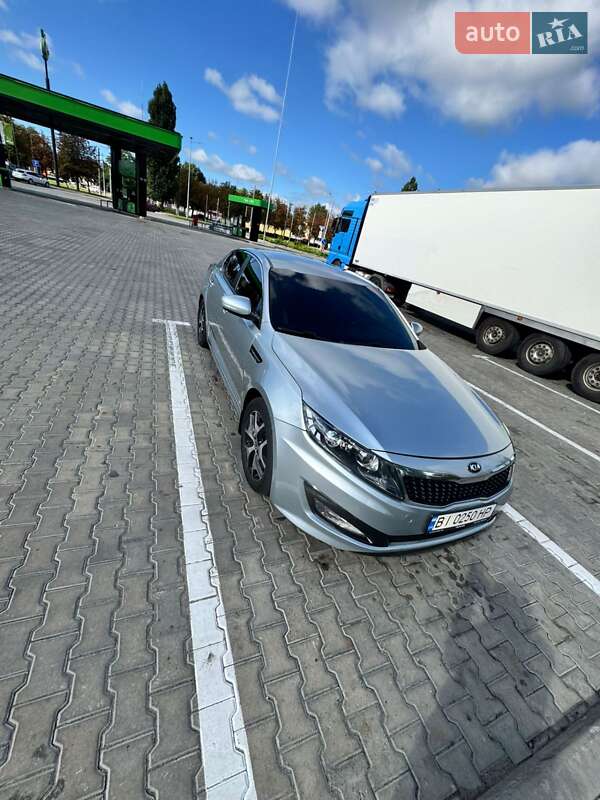Седан Kia K5 2013 в Кременчуге