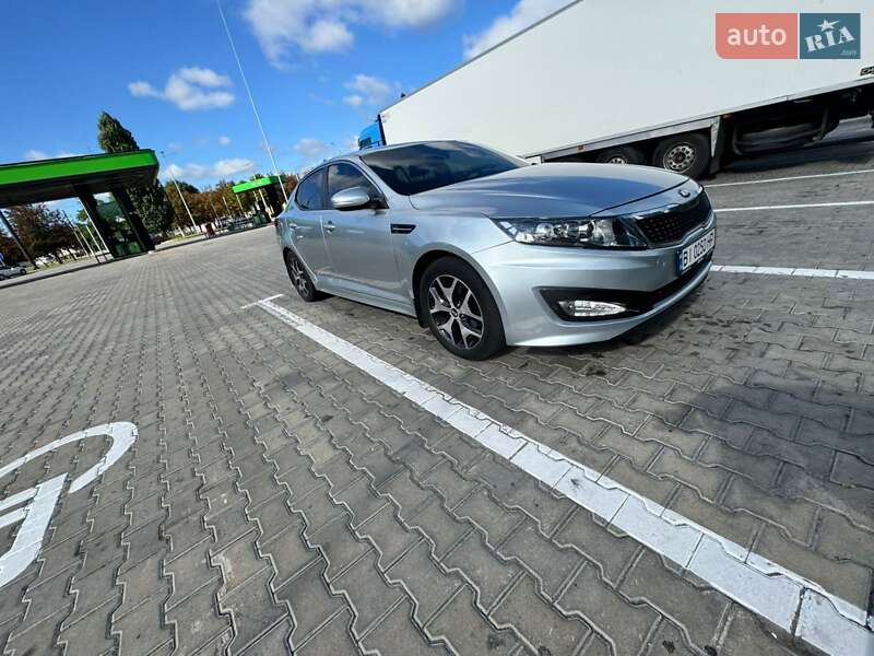 Седан Kia K5 2013 в Кременчуге